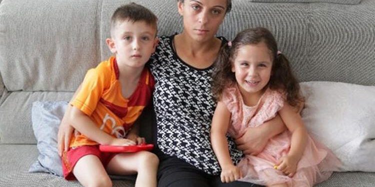 Almanya’daki Türk aile çocuklarını geri istiyor