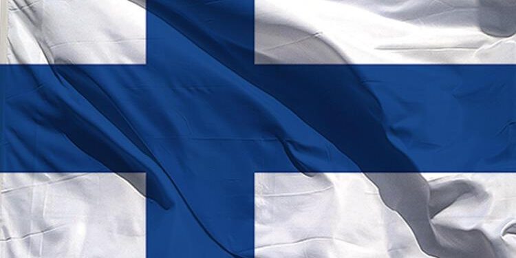 Finlandiya camiye el bombası atan saldırgan aranıyor
