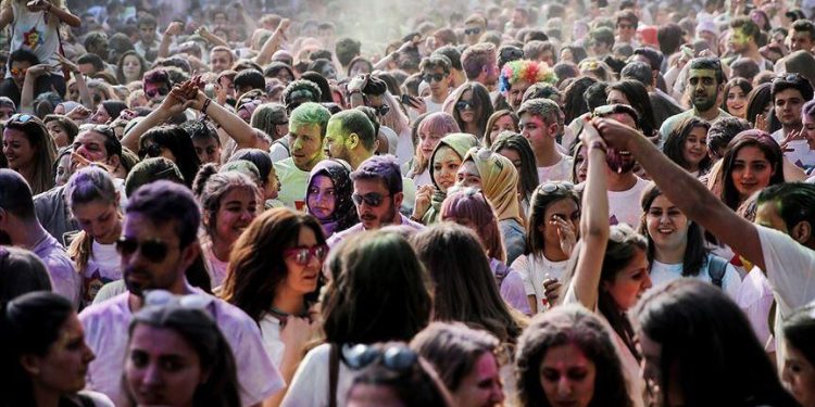 Genç nüfusun Türkiye nüfusuna oranı yüzde 15,8 oldu