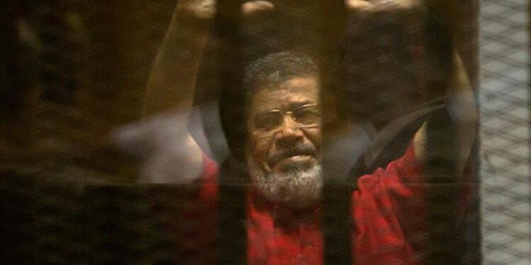 Mursi’nin defnedildiği mezarlığı sadece İsrail kanalının görüntülemesine izin verdiler