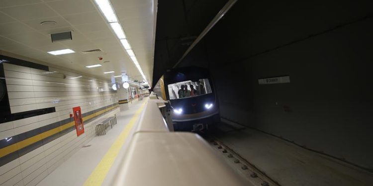 O tarihte hizmete başlayacak… Bakan Turhan’dan Yeni Havalimanı metrosuyla ilgili açıklama