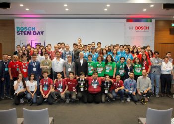 Öğrencilerin geliştirdiği yarış aracı ve robotlar Bosch Türkiye’yi ziyaret etti