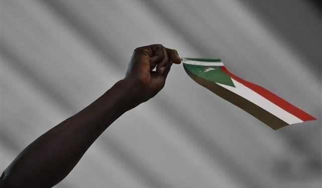 Sudan’da sivil yönetim talebiyle gösteriler düzenlendi