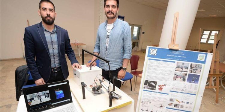 Üniversitelilerden ‘robotik kaynak kolu’