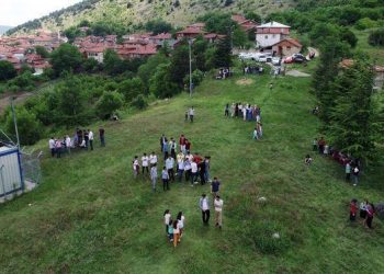 Yılda iki kez… Tepede tanışıp evleniyorlar