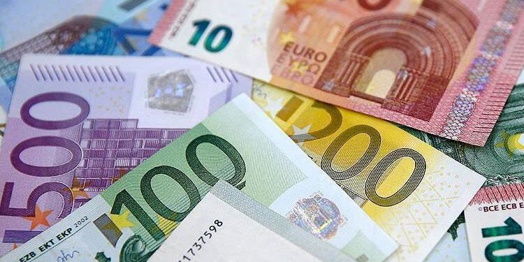 AB’de perakende satışlar yükseldi
