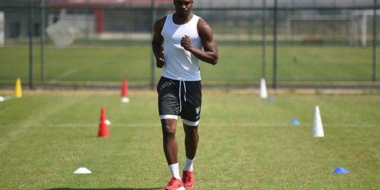 Denizlispor Kehinde’den para kazandı