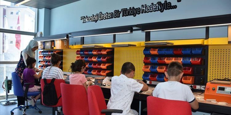 Hakkari’de geleceğin mucitleri yetişiyor