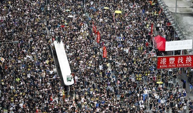Hong Kong’da diyalog platformu kurulacak