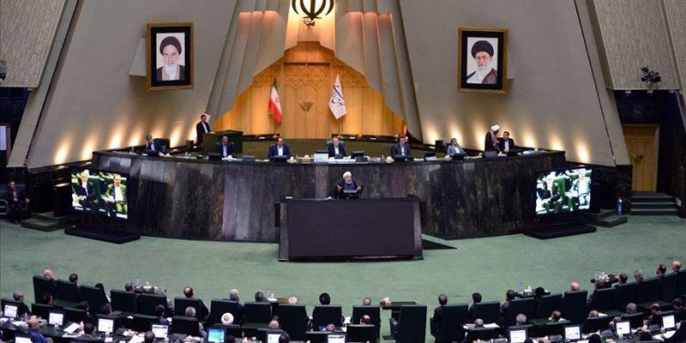 İranlı siyasetçilere göre Tahran nükleer anlaşmada kalacak