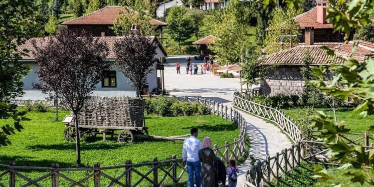 Köyüne gidemeyenlerin adresi: Altınköy
