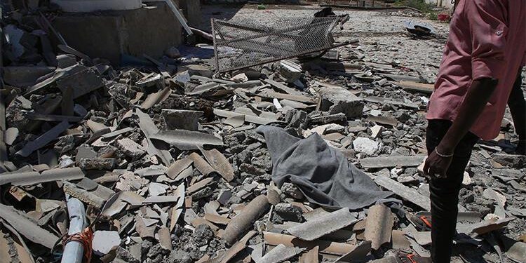 Libya’da Hafter’e bağlı savaş uçakları hastaneyi vurdu