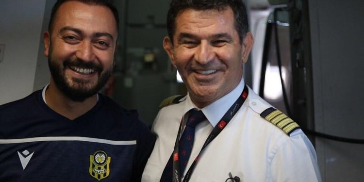 Sırbistan’a giden uçakta alkış alan anons! “Bir Malatyalı olarak…”
