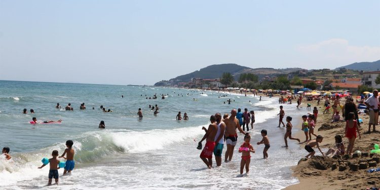 Tekirdağ’da mavi bayraklı plajlarda yoğunluk