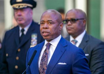 ABD’de kriz büyüyor… New York’un Türk dostu Belediye Başkanı Eric Adams’tan Biden’a gönderme: Kimse koordine etmiyor!