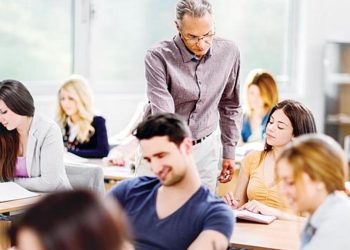 Doktora mezunları lisansüstü ders verebilecek