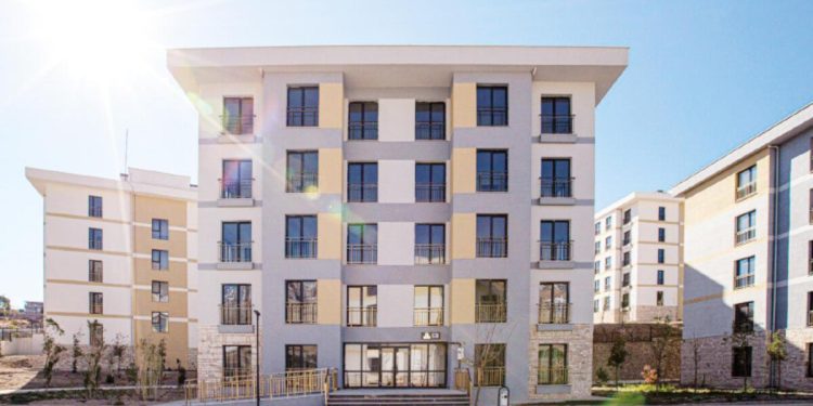 İzmir’de tarihi dönüşüm… 4 bin 600 konut tamamlandı