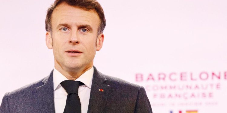 Macron: Ya özgür olacağız ya bağımlı