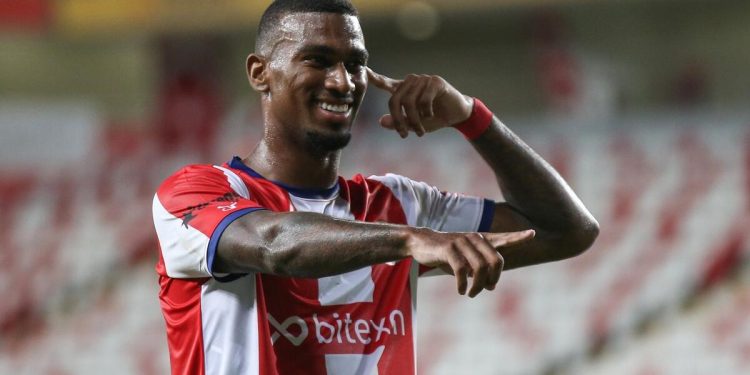 Son Dakika: Fenerbahçe’ye transferde Haji Wright müjdesi gelebilir! Sol bek hamlesi için flaş iddia…