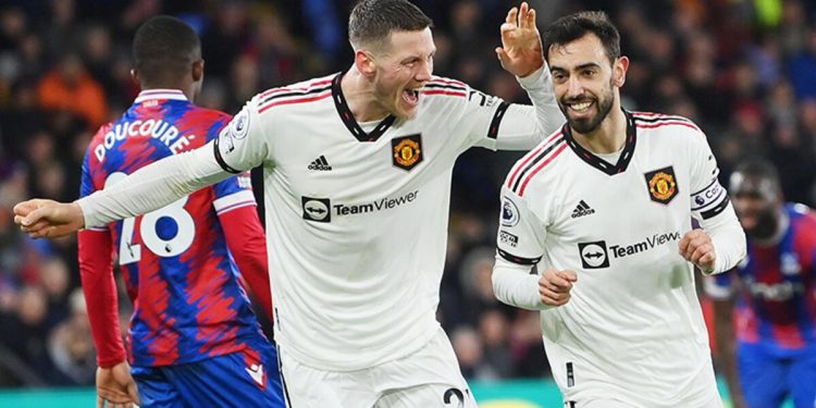 Weghorst’un siftah yaptığı maçta Manchester United’ın serisi bitti